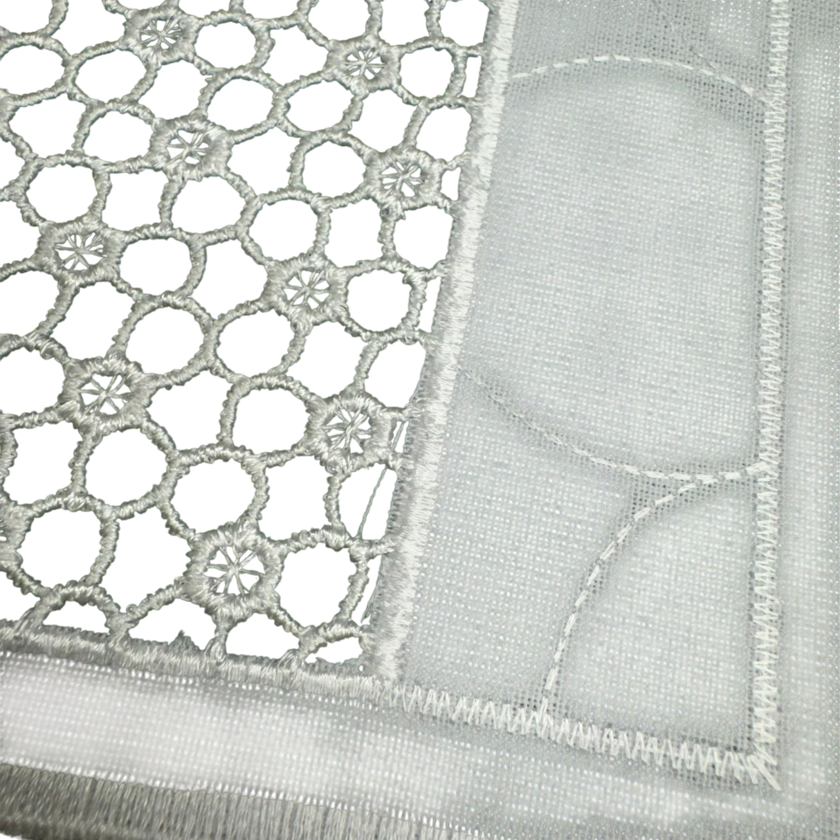 Tischläufer Plauener Spitze Wollweiß – Plauener Spitze | Ganzjahres Deko von Wimpelberg