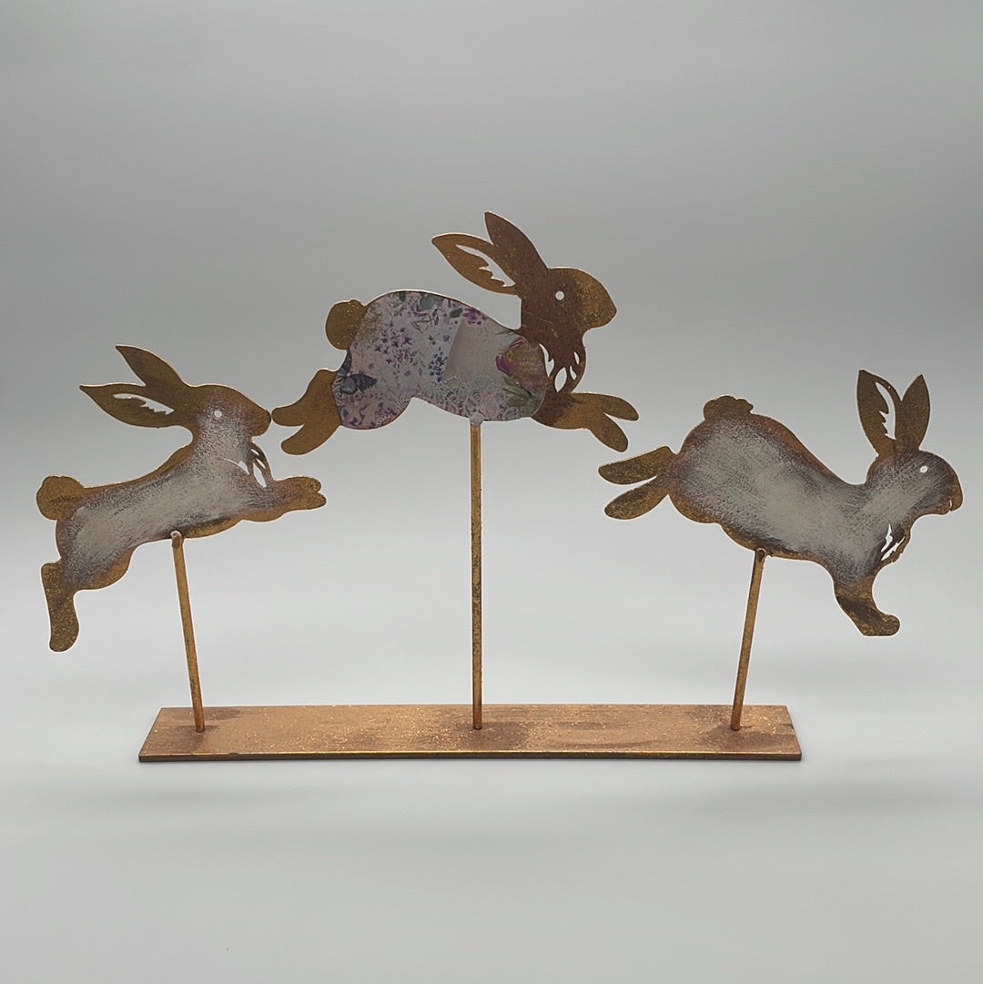 Osterhasen Deko Hasengruppe auf Sockel | Deko für Ostern von Wimpelberg