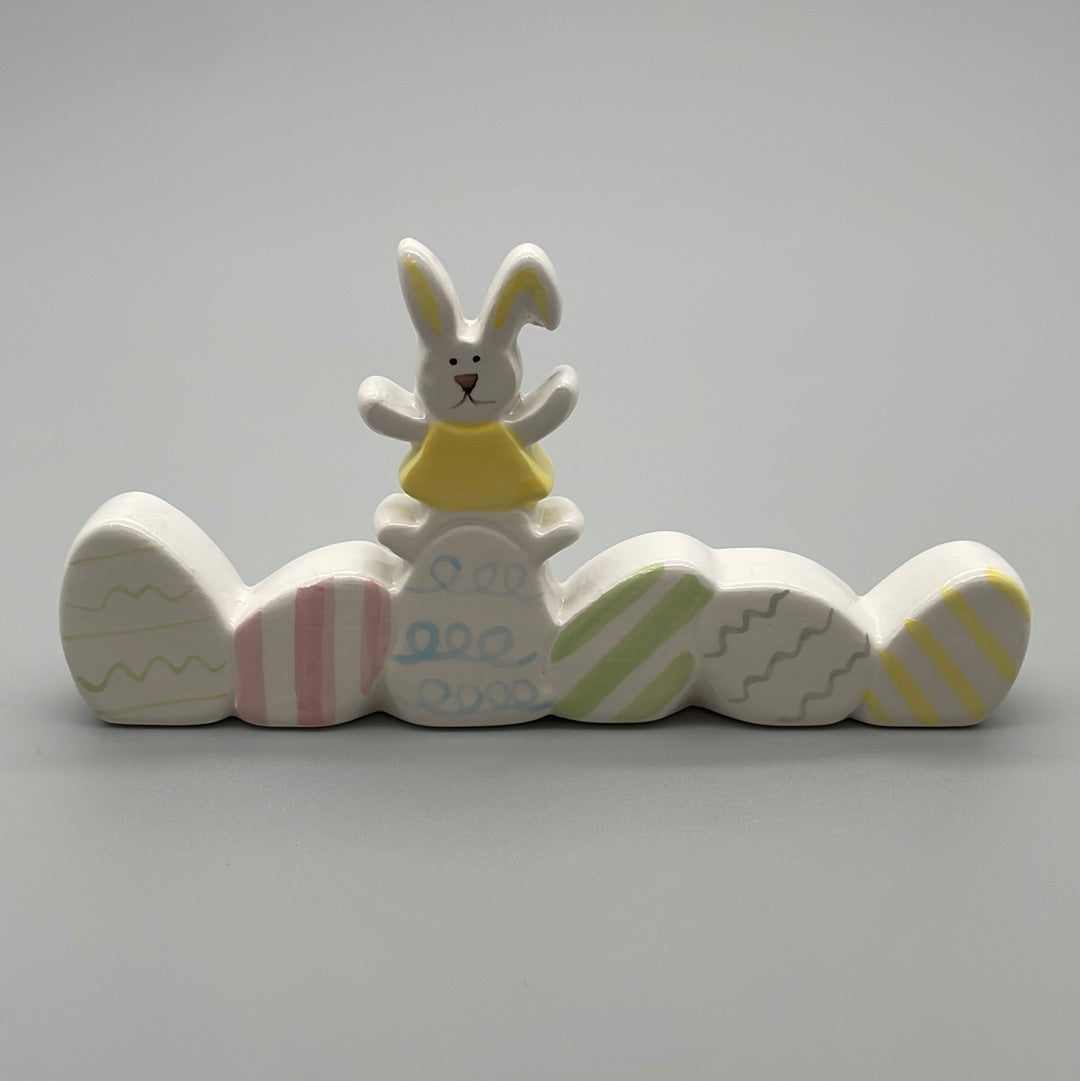 Osterhasen Familie aus Keramik | Osterdekoration bunt von Wimpelberg