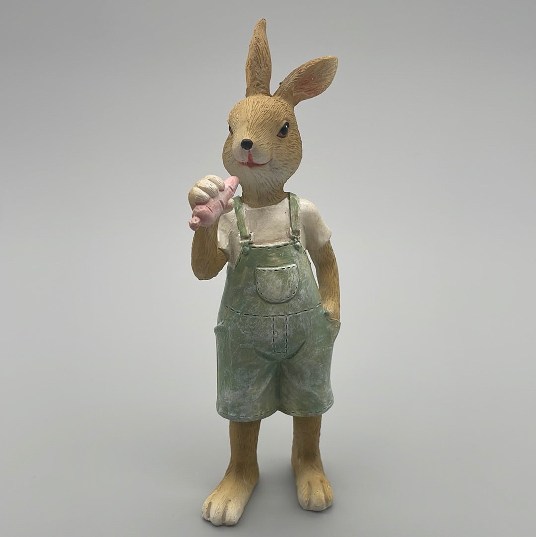 Deko Osterhasenfigur aus Kunststein | Deko für Ostern Hase mit Karotte in der Hand von Wimpelberg
