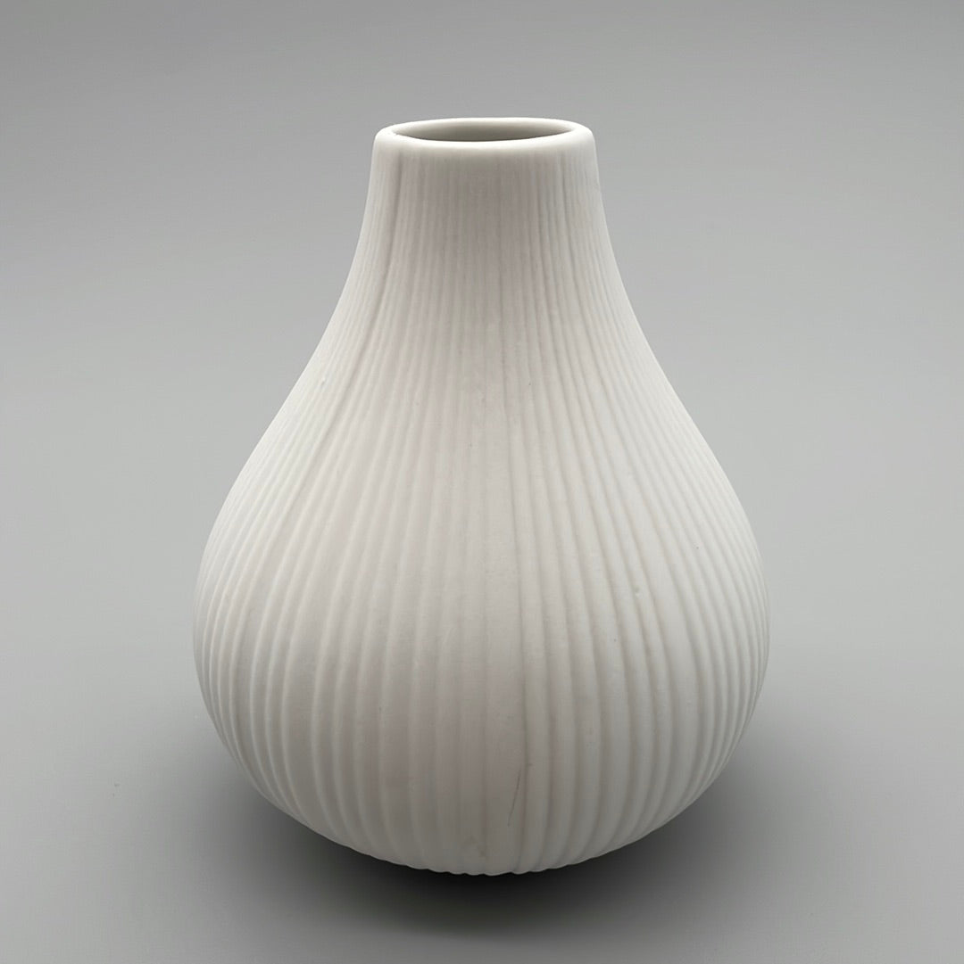 Dekovase aus Steingut in Pastellfarben | Blumenvase weiß von Wimpelberg