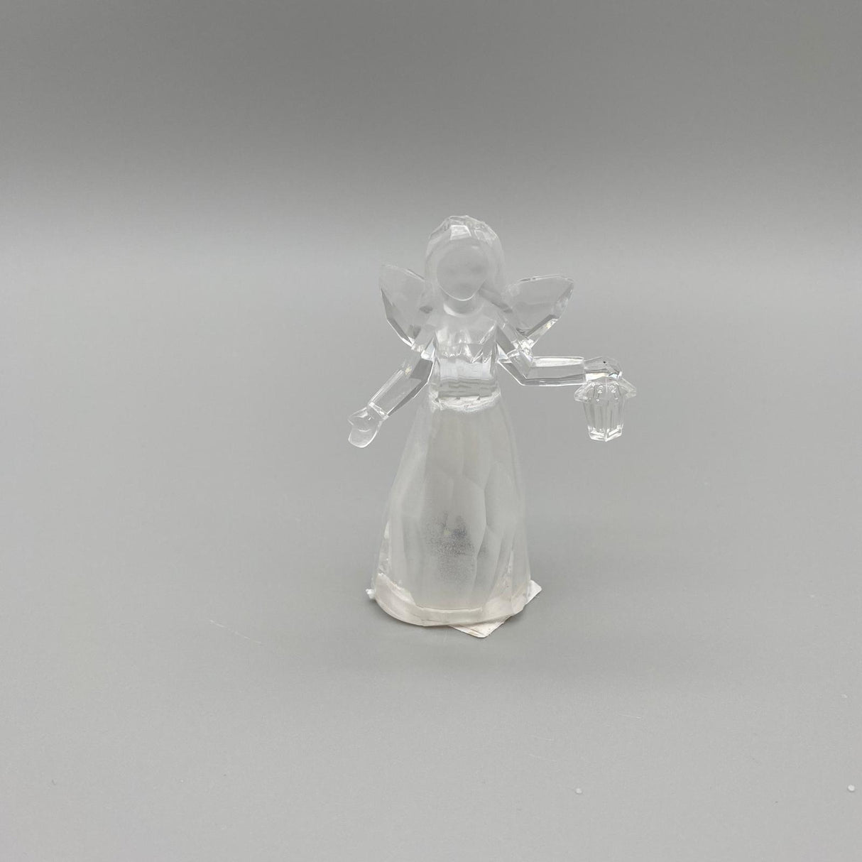 Weihnachtsengel 11 cm – Klarer Acryl mit Licht | Weihnachten Dekofigur Engel mit Laterne in der Hand von Wimpelberg