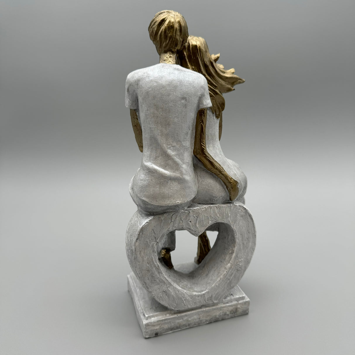 Kunststeinfigur: Paar auf Herz, 14x28 cm, Gold-Metallic, Handgefertigt von Wimpelberg