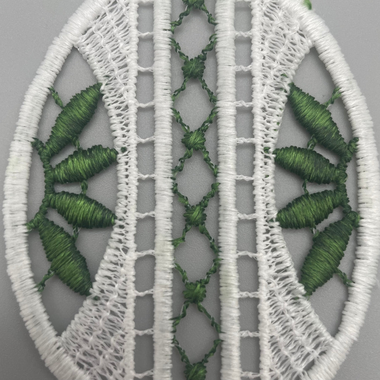 Plauener Spitze Fensterbild Ostern Osterei von Wimpelberg