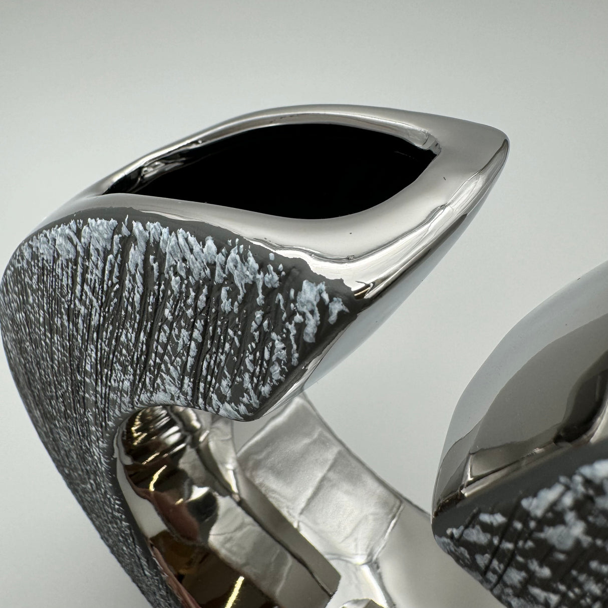 Vase 20x19 cm – Anthrazit-Silber Keramik mit Relief | Deko Vase modern von Wimpelberg