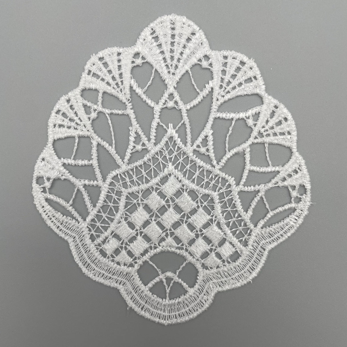 Glasuntersetzer Plauener Spitze Wittenberg weiß von Wimpelberg