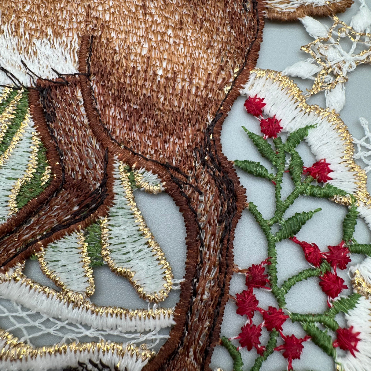 Fensterbild "Rentier" – Plauener Spitze | Wintermotiv Fensterdeko von Wimpelberg