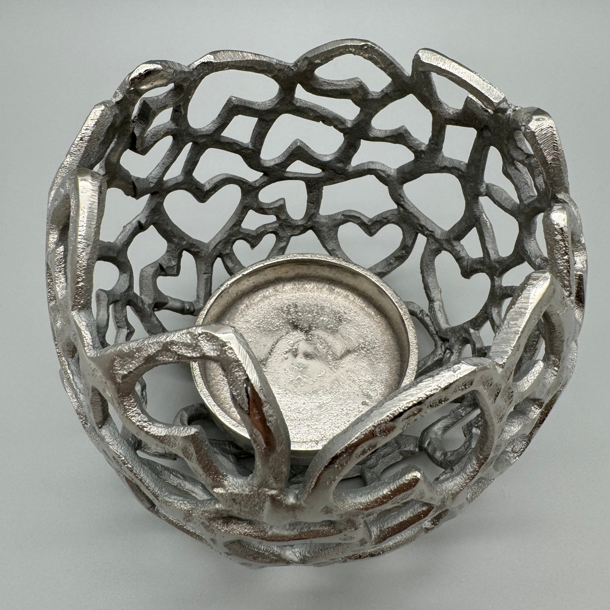 Formano Windlicht Kugel mit Herz-Durchbruch – Mattes Silber-Aluminium | Deko Windlicht von Wimpelberg