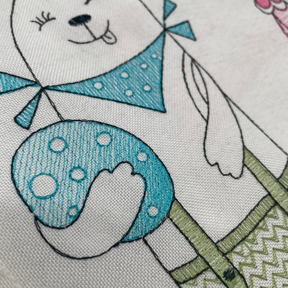 Osterdecke drei Hasen 85x85cm | Osterdeko von Wimpelberg