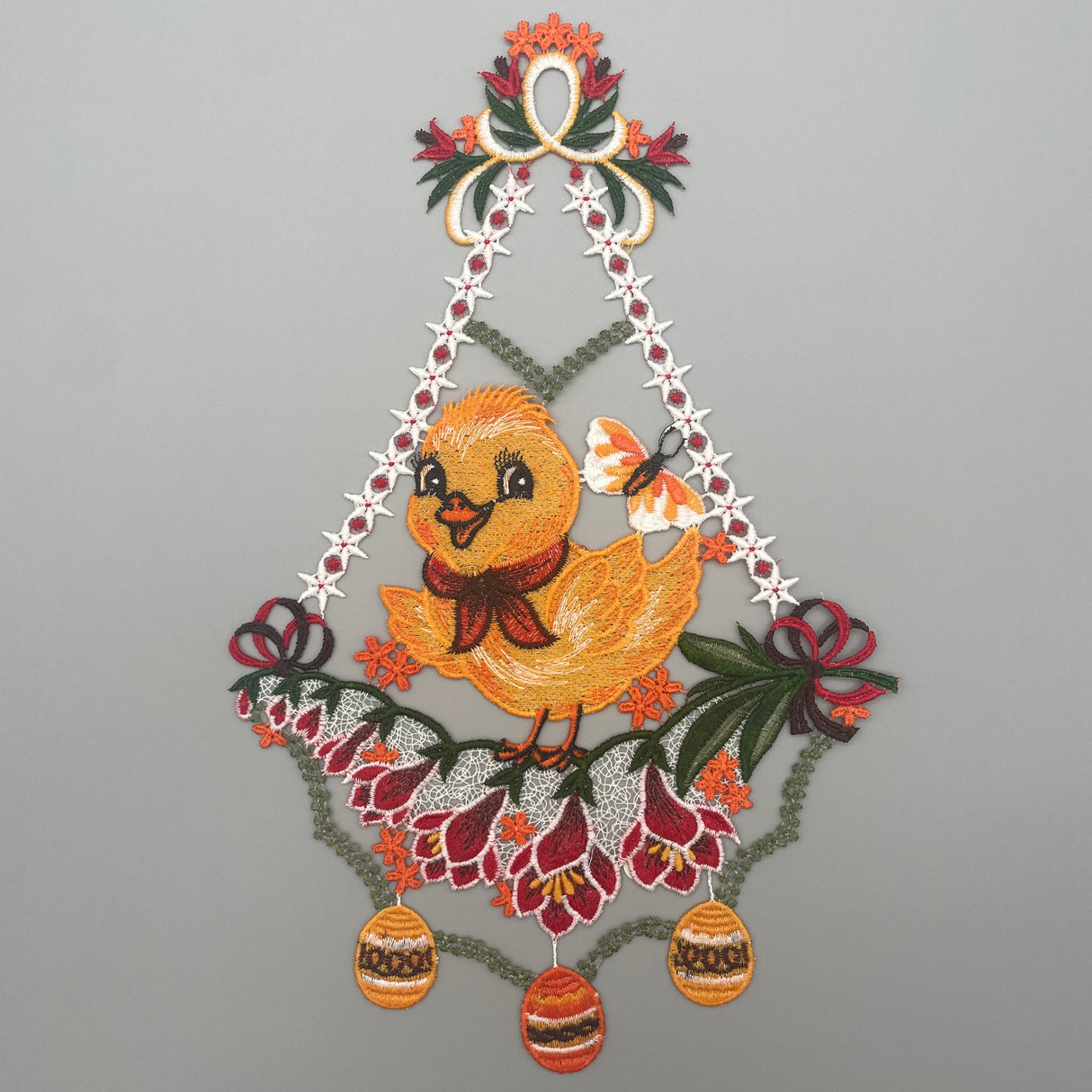 Plauener Spitze Fensterbild Ostern Küken auf Blumen rot von Wimpelberg