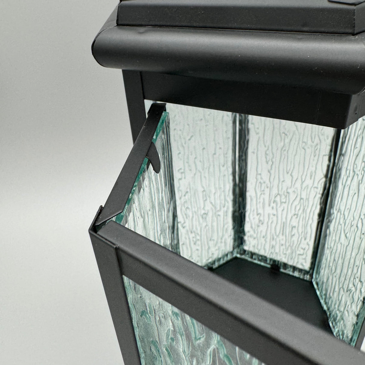 Laterne aus mattem, schwarzem Metall – 14x30cm und 17x38cm von Wimpelberg