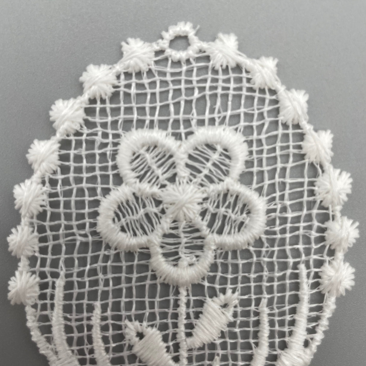 Plauener Spitze Fensterbild Ostern Blume von Wimpelberg