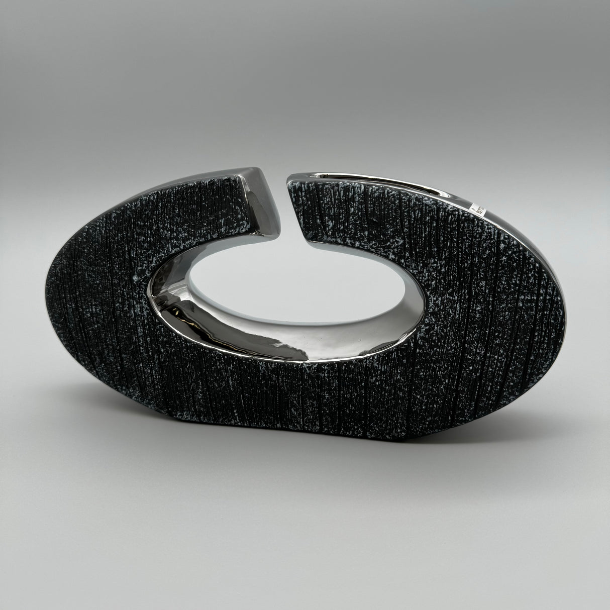 Deko Vase 27x14 cm – Anthrazit-Silber Keramik mit Relief | Designer Vase von Wimpelberg