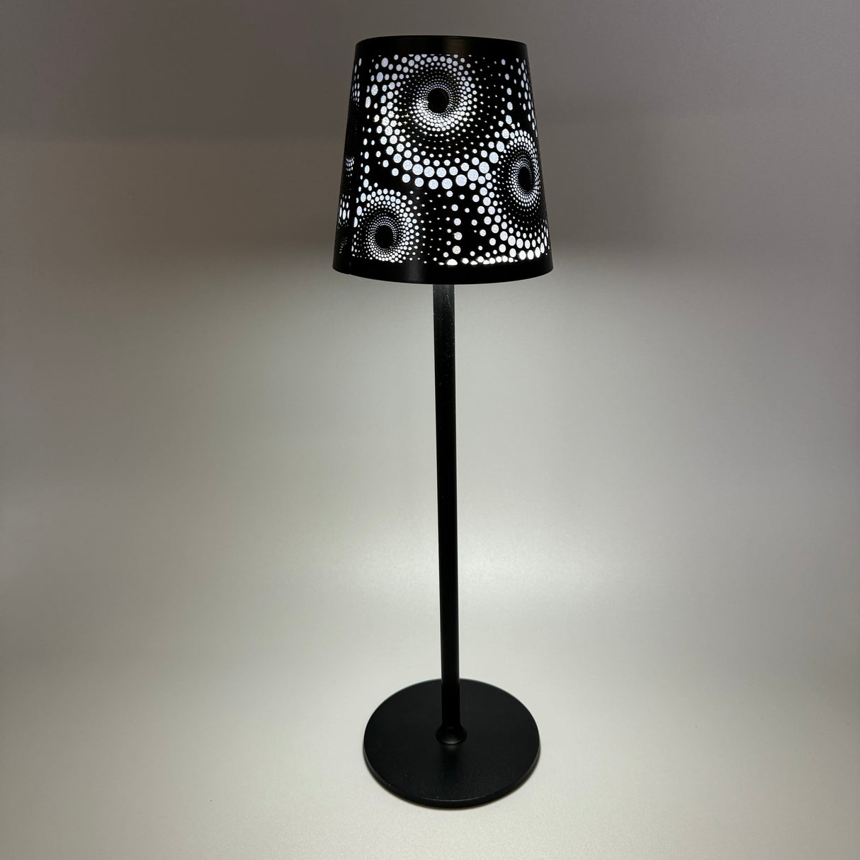 LED-Lampe rund 38cm Touch Kreise | LED Lampe Deko | Schirm mit Design von Wimpelberg