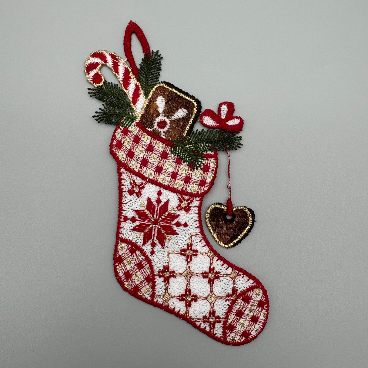 Fensterbild "Nikolausstiefel" klein – Plauener Spitze | Weihnachtsmotiv von Wimpelberg