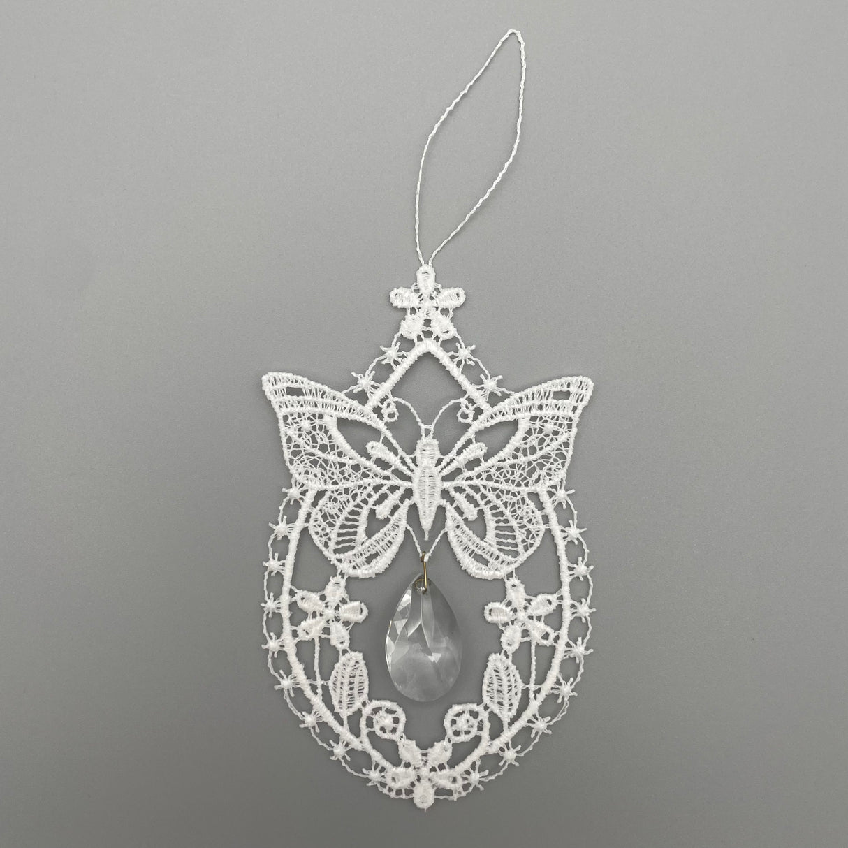 Plauener Spitze Fensterbild Ostern Schmetterling mit Kristall von Wimpelberg