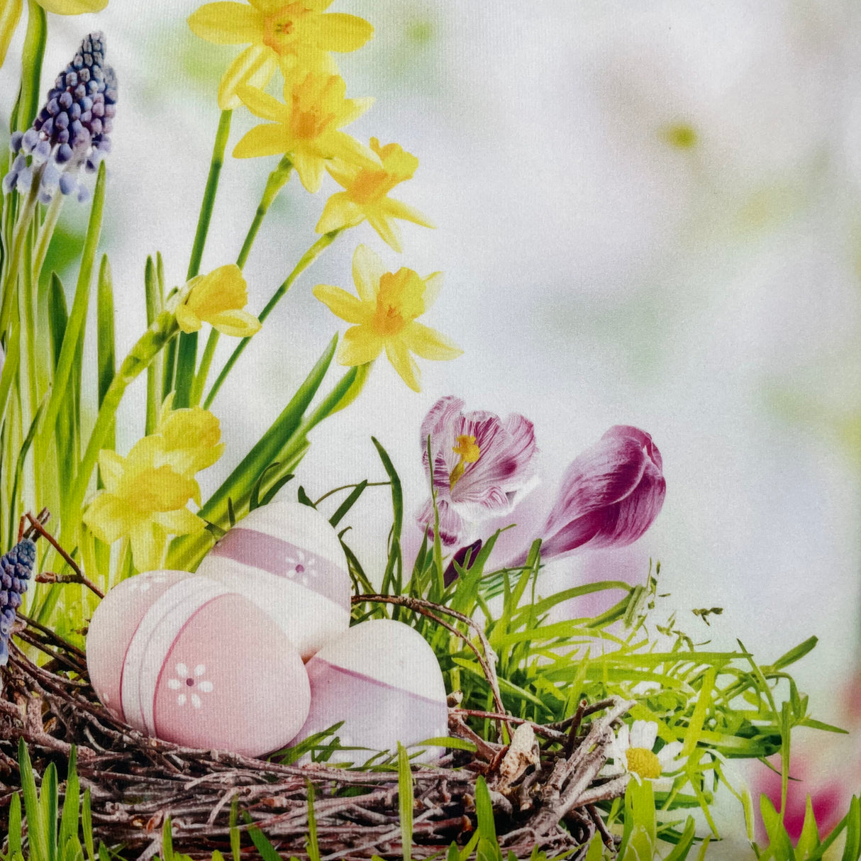 Kissenhülle Ostern Ostereier auf einer Wiese - 40x40cm von Wimpelberg