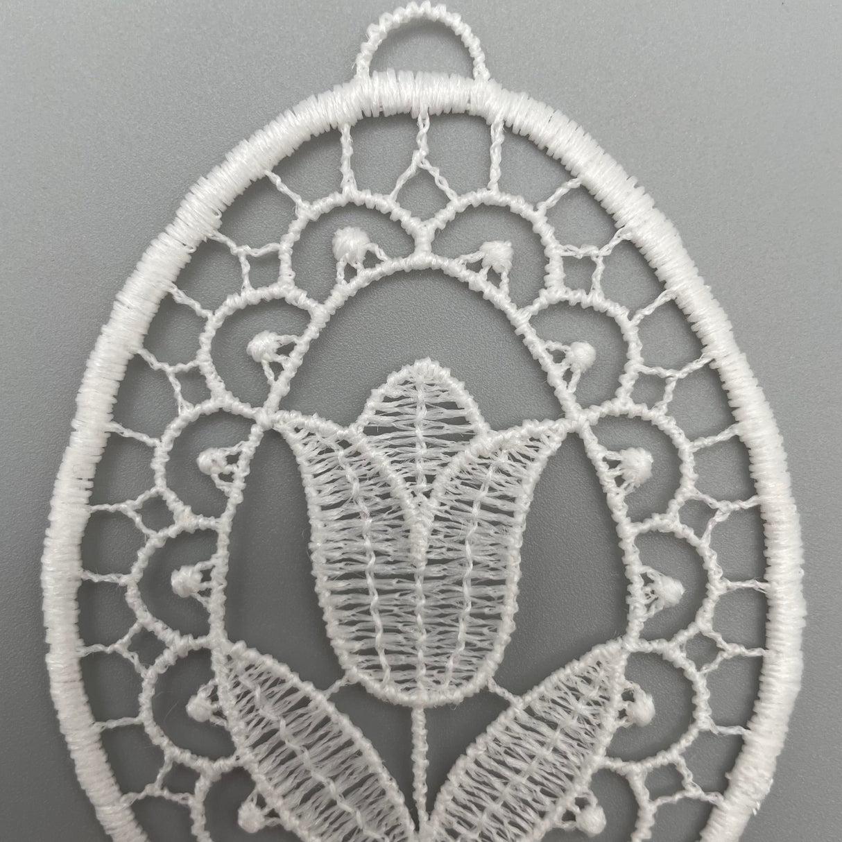 Plauener Spitze Fensterbild Ostern Blume von Wimpelberg