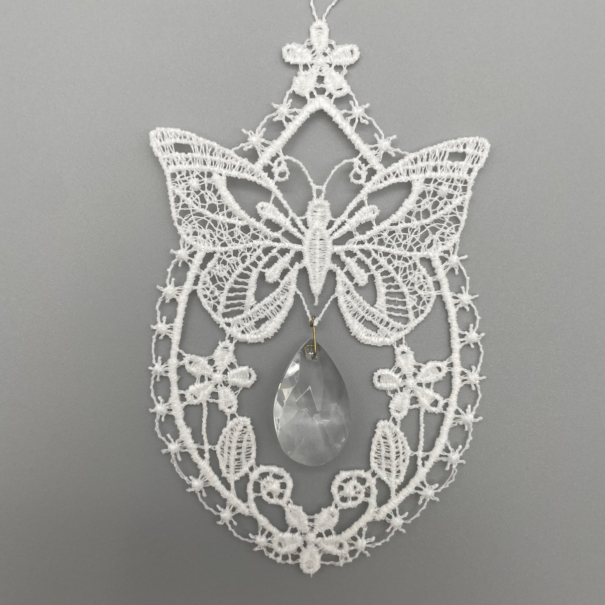 Plauener Spitze Fensterbild Ostern Schmetterling mit Kristall von Wimpelberg