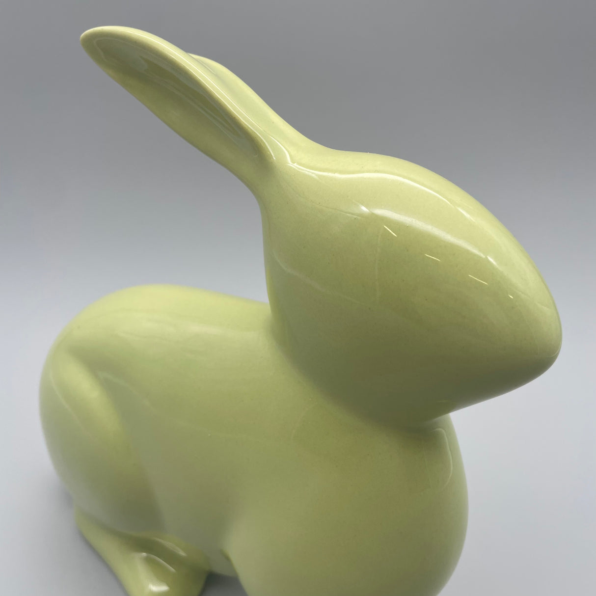 Deko Osterhase aus Keramik grün | Oster Deko von Wimpelberg