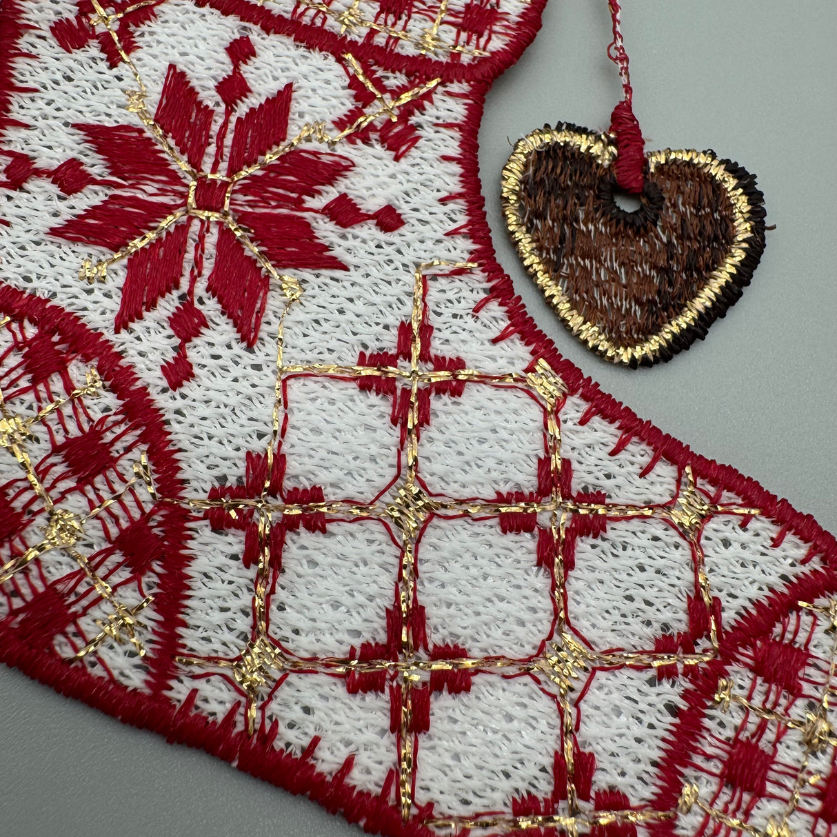 Fensterbild "Nikolausstiefel" klein – Plauener Spitze | Weihnachtsmotiv von Wimpelberg