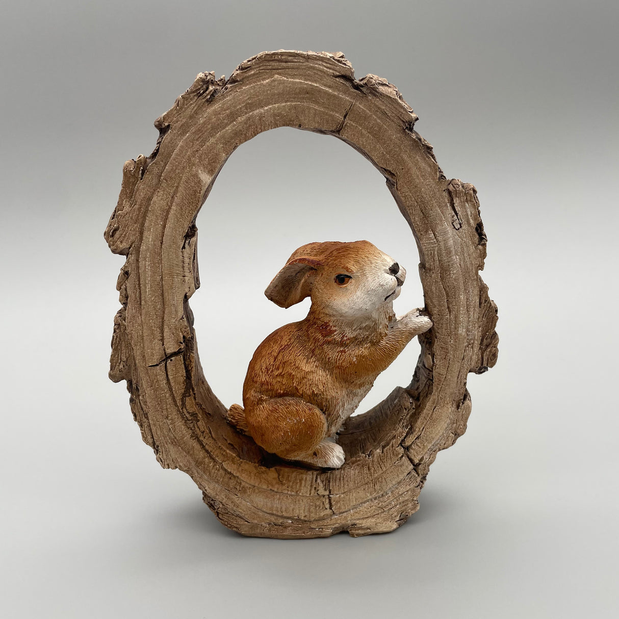 Dekoobjekt Ostern Hase im Holzring | Deko für Ostern ein Hase von Wimpelberg