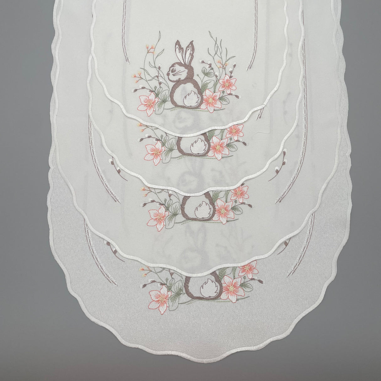 Osterläufer Osterhase mit Blumen | Osterdeko von Wimpelberg