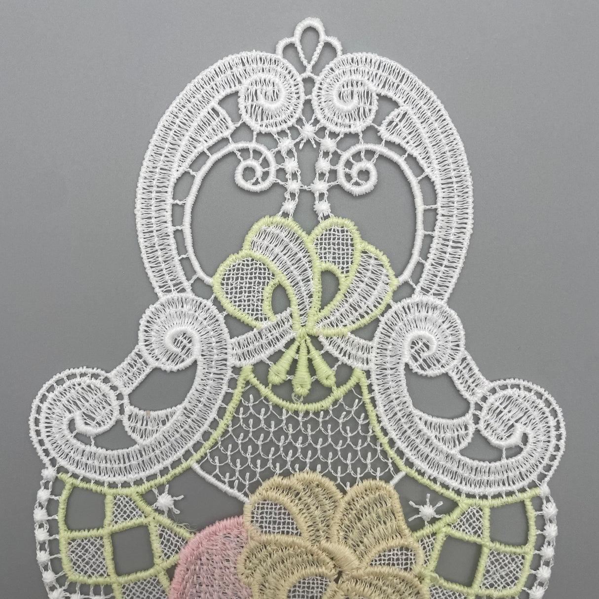 Plauener Spitze Fensterbild Ostern mit Ei von Wimpelberg