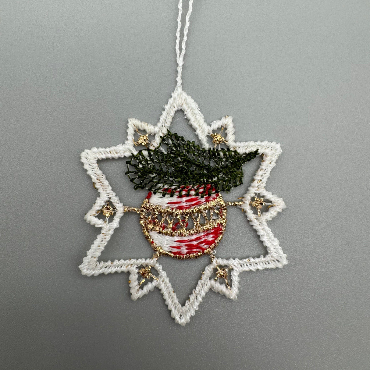 Fensterbild "Kleine Sterne" – Plauener Spitze | Weihnachtsmotiv Fensterdeko von Wimpelberg