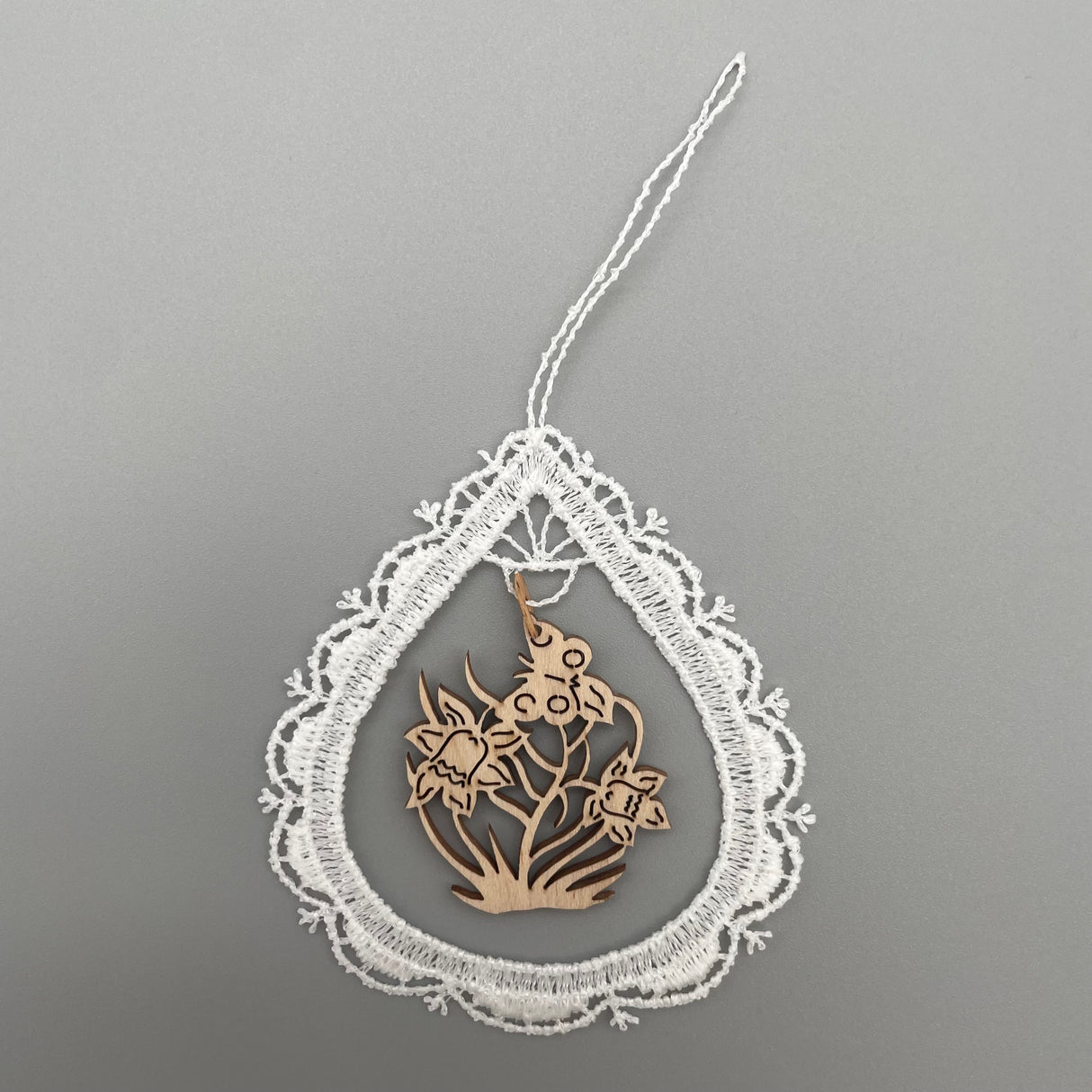 Plauener Spitze Fensterbild Ostern Schmetterling von Wimpelberg