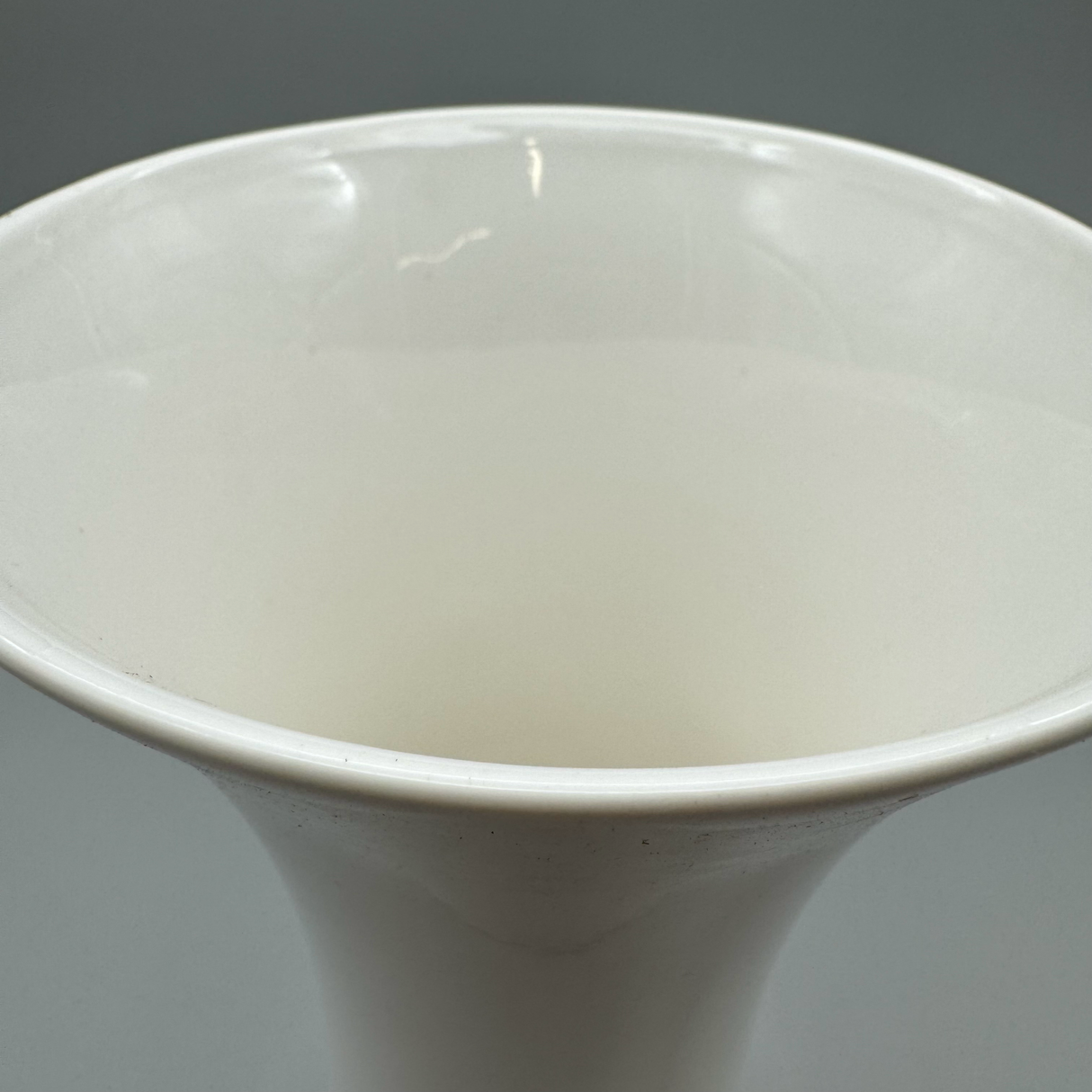 Bechervase Brillant-Weiß – 17 cm und 22 cm aus Porzellan von Wimpelberg