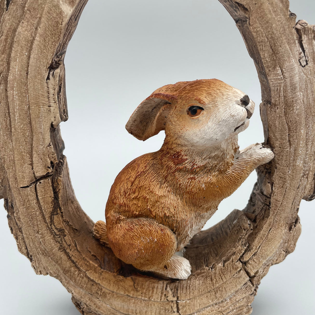 Dekoobjekt Ostern Hase im Holzring | Deko für Ostern von Wimpelberg