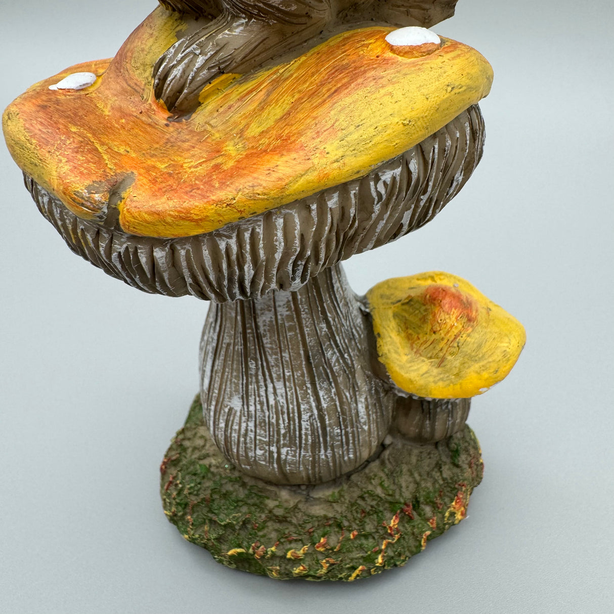 Eichhörnchen auf Pilz aus Kunststein, 9x21cm | Herbstdekoration Eichhörnchen von Wimpelberg