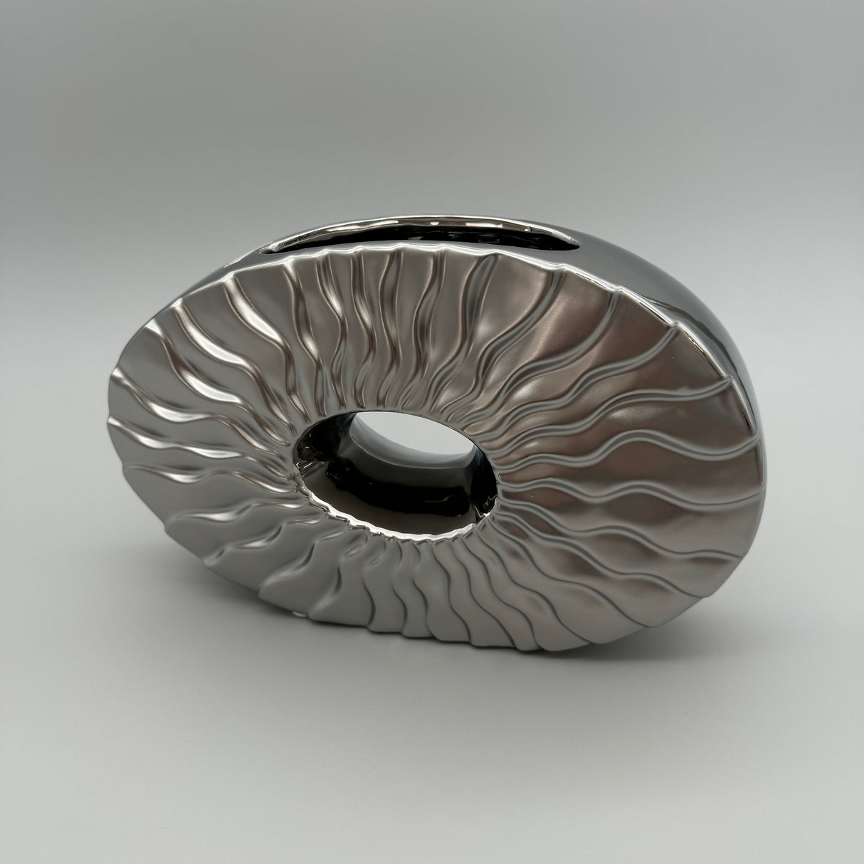 Deko Vase 25x16 cm – Mattsilber Keramik | Dekoration Vase modern silber von Wimpelberg