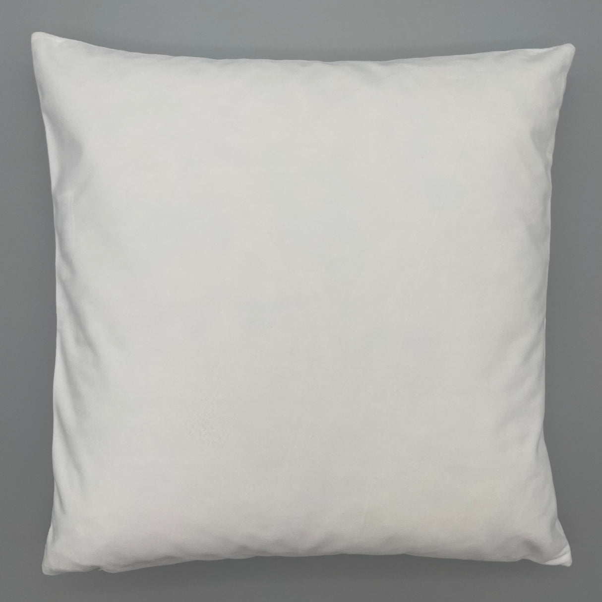 Kissenhülle Frühling Hase in Wiese - 40x40cm von Wimpelberg