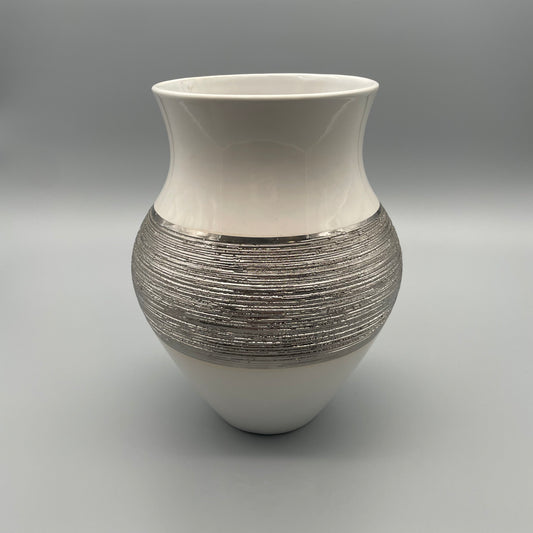 Vase aus Keramik - weiß-silber   von Wimpelberg