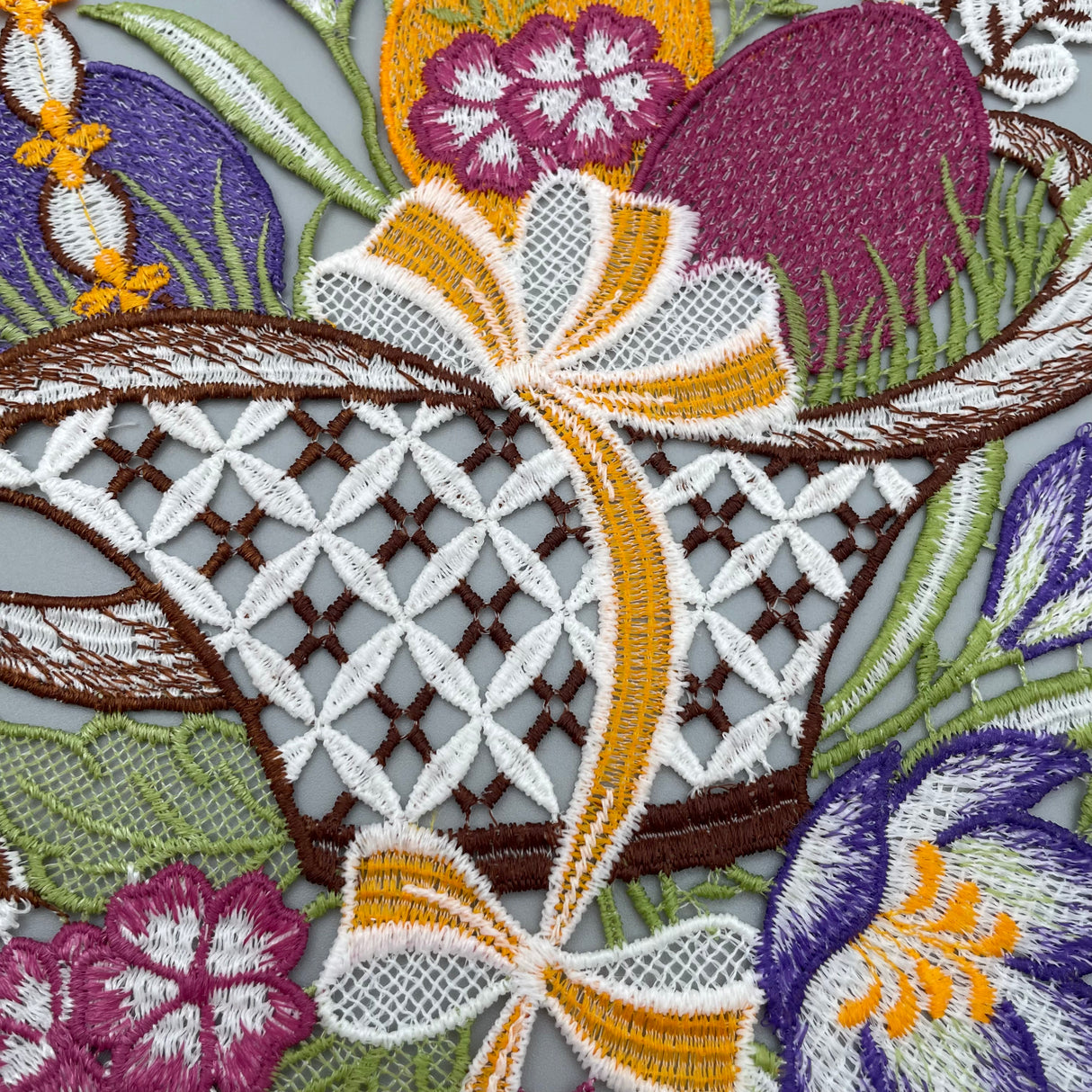 Fensterbild "Osterkorb" farbig | Plauener Spitze Fensterbild Ostern von Wimpelberg