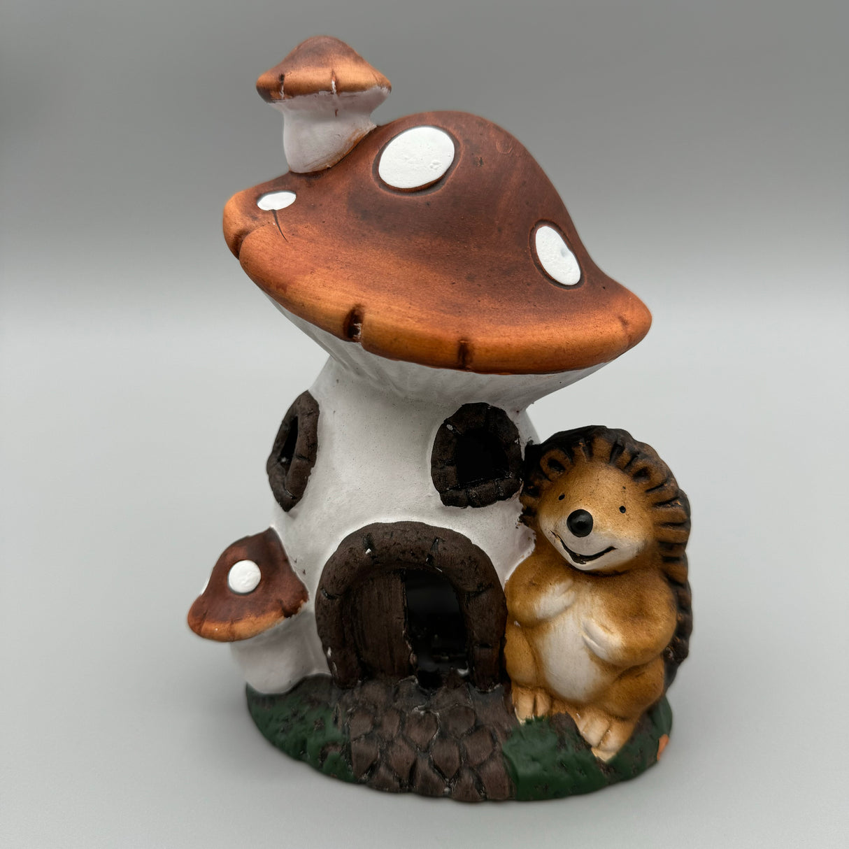 Pilzhaus mit LED-Licht und Timer – handbemalt aus Terracotta (13x17 cm) | Herbstdeko braunes Dach von Wimpelberg