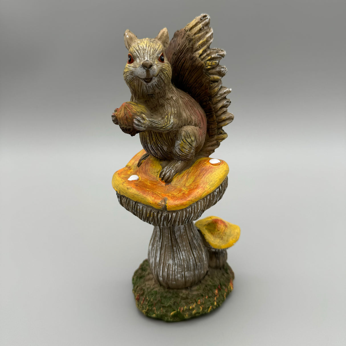Eichhörnchen auf Pilz aus Kunststein, 9x21cm | Herbstdekoration Eichhörnchen von Wimpelberg
