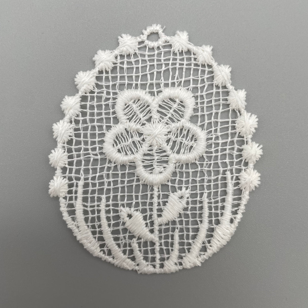 Plauener Spitze Fensterbild Ostern Blume von Wimpelberg