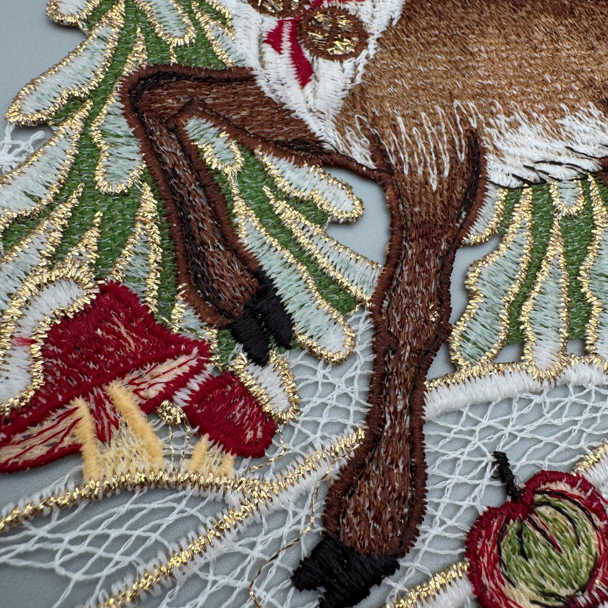 Fensterbild "Rentier" – Plauener Spitze | Wintermotiv Fensterdeko von Wimpelberg