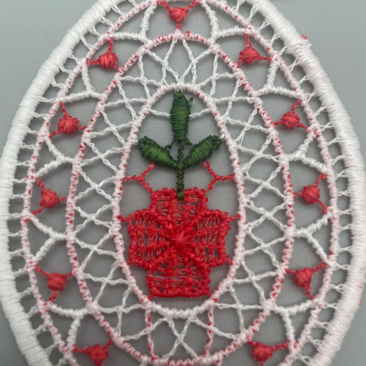 Plauener Spitze Fensterbild Ostern Osterei mit Blume von Wimpelberg