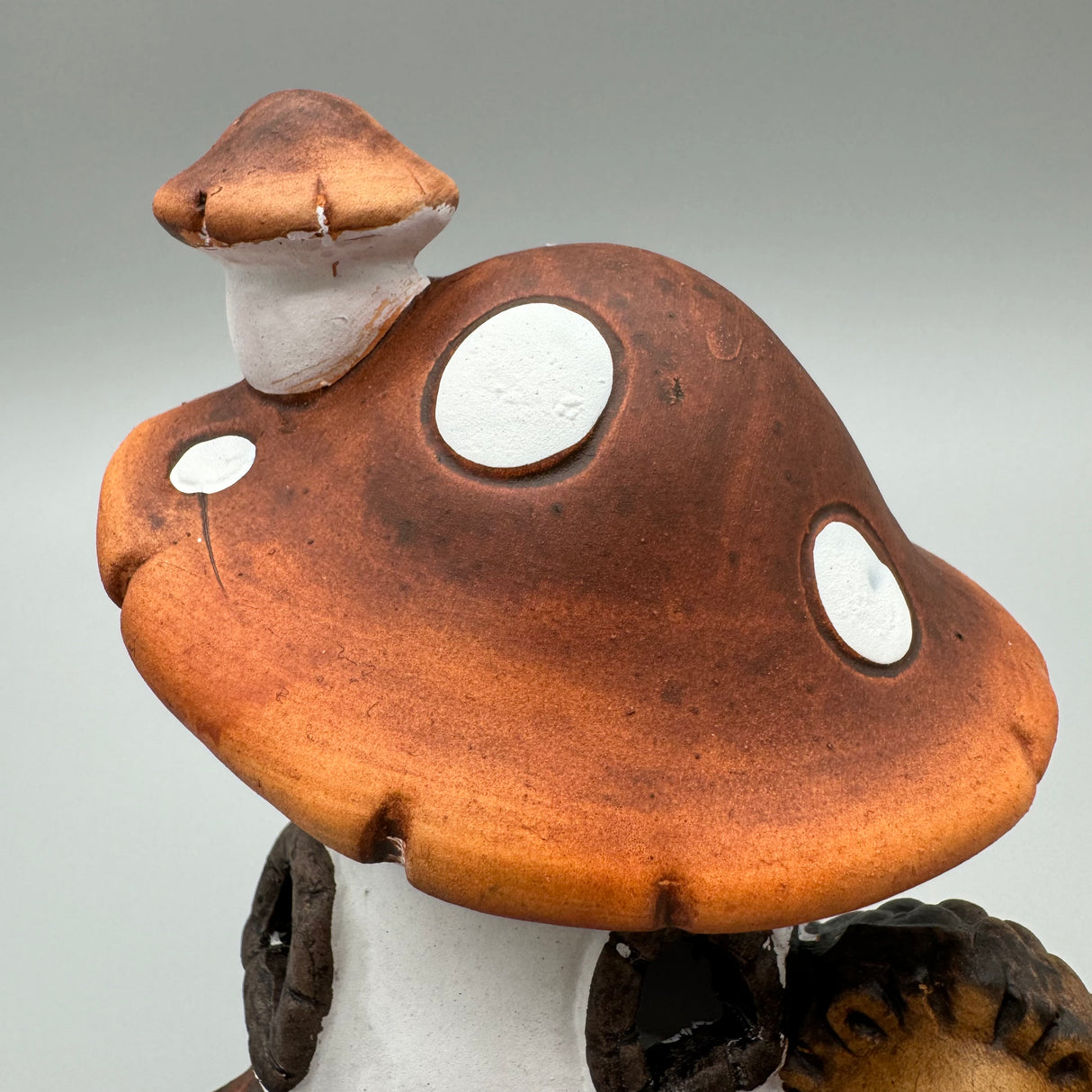 Pilzhaus mit LED-Licht und Timer – handbemalt aus Terracotta (13x17 cm) | Herbstdeko von Wimpelberg