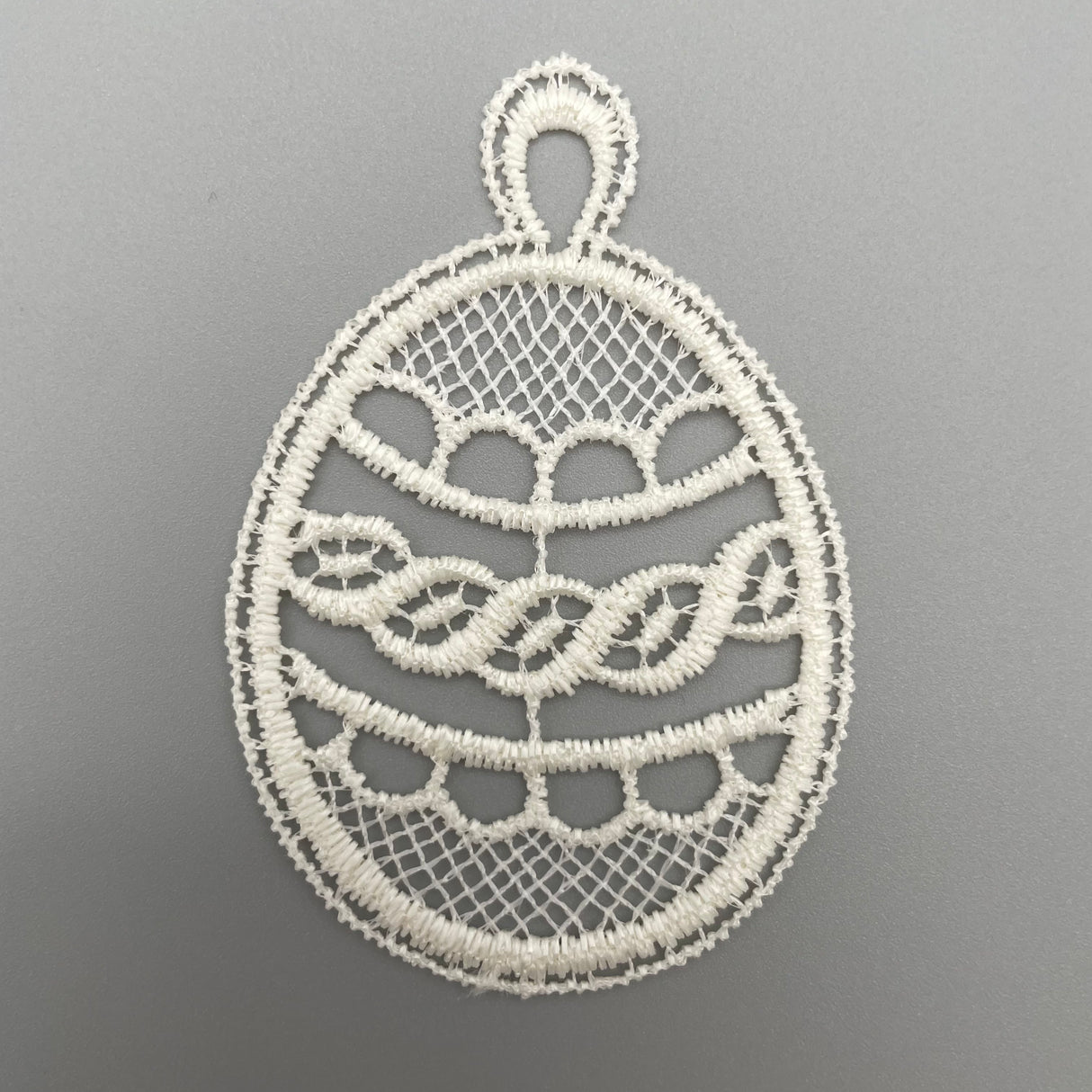 Plauener Spitze Fensterbild Ostern Osterei von Wimpelberg