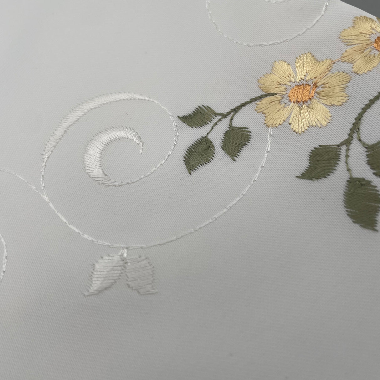 Osterdecke 85x85cm Ostereier | Tischdeko von Wimpelberg