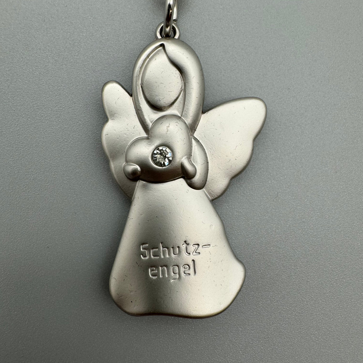 Schlüsselanhänger Schutzengel aus Zink mit Gravur und Strass von Wimpelberg