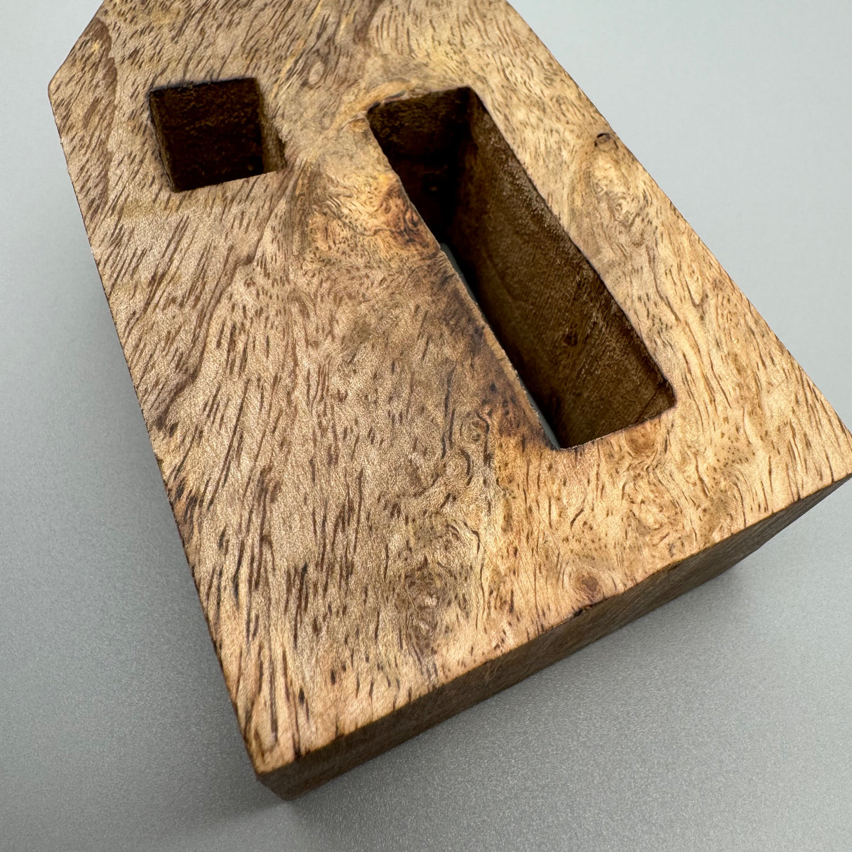 Deko Haus aus Aluminium und Mangoholz von Wimpelberg