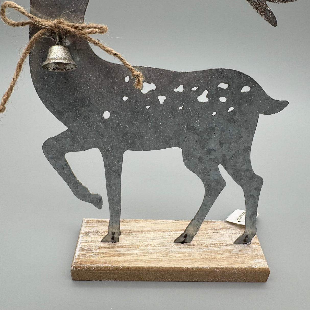 Deko Hirsch 30 cm mit Glitzer – Formano Winterdeko von Wimpelberg