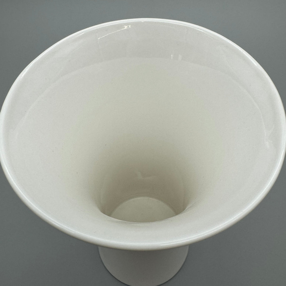 Bechervase Brillant-Weiß – 17 cm und 22 cm aus Porzellan von Wimpelberg