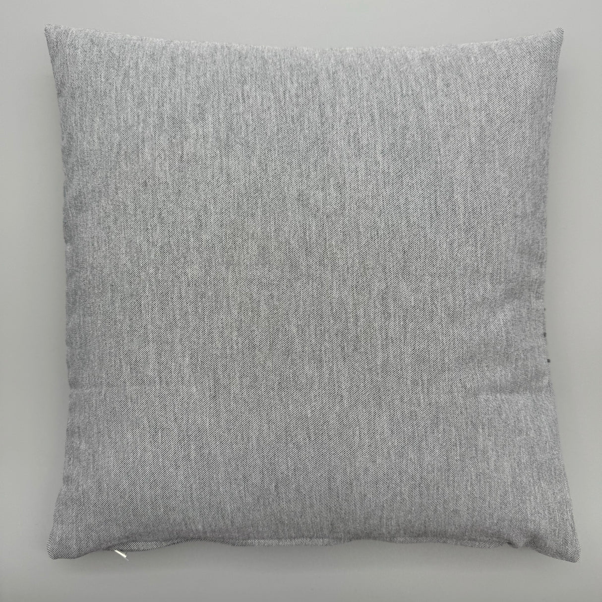 Kissenhülle Hirsch Grau 40x40 cm – Winterliche Dekoration Kissenhülle von Wimpelberg